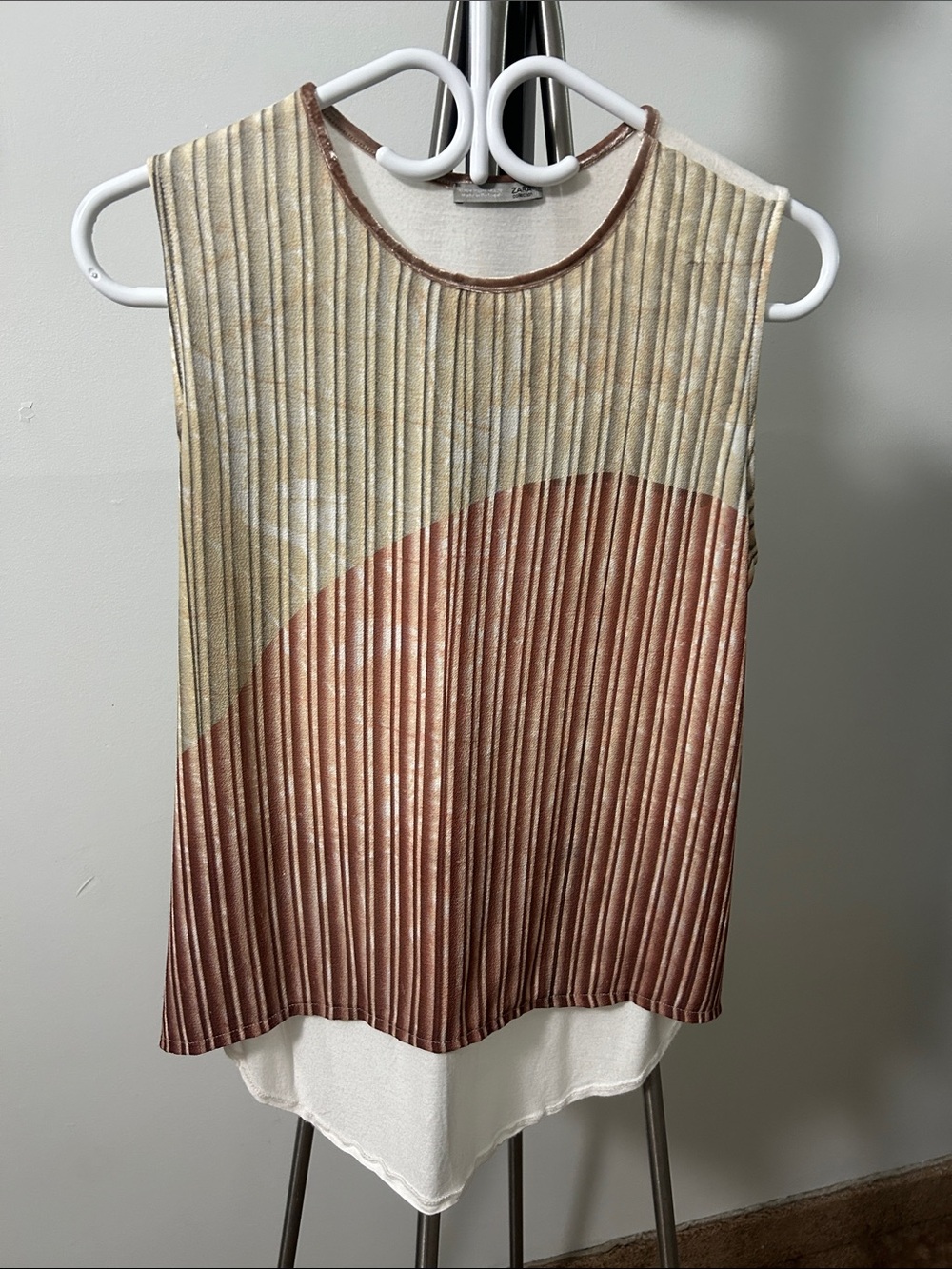Zara Collection Sleeveless Pleated Panel Tank Top in Blush and White size medium